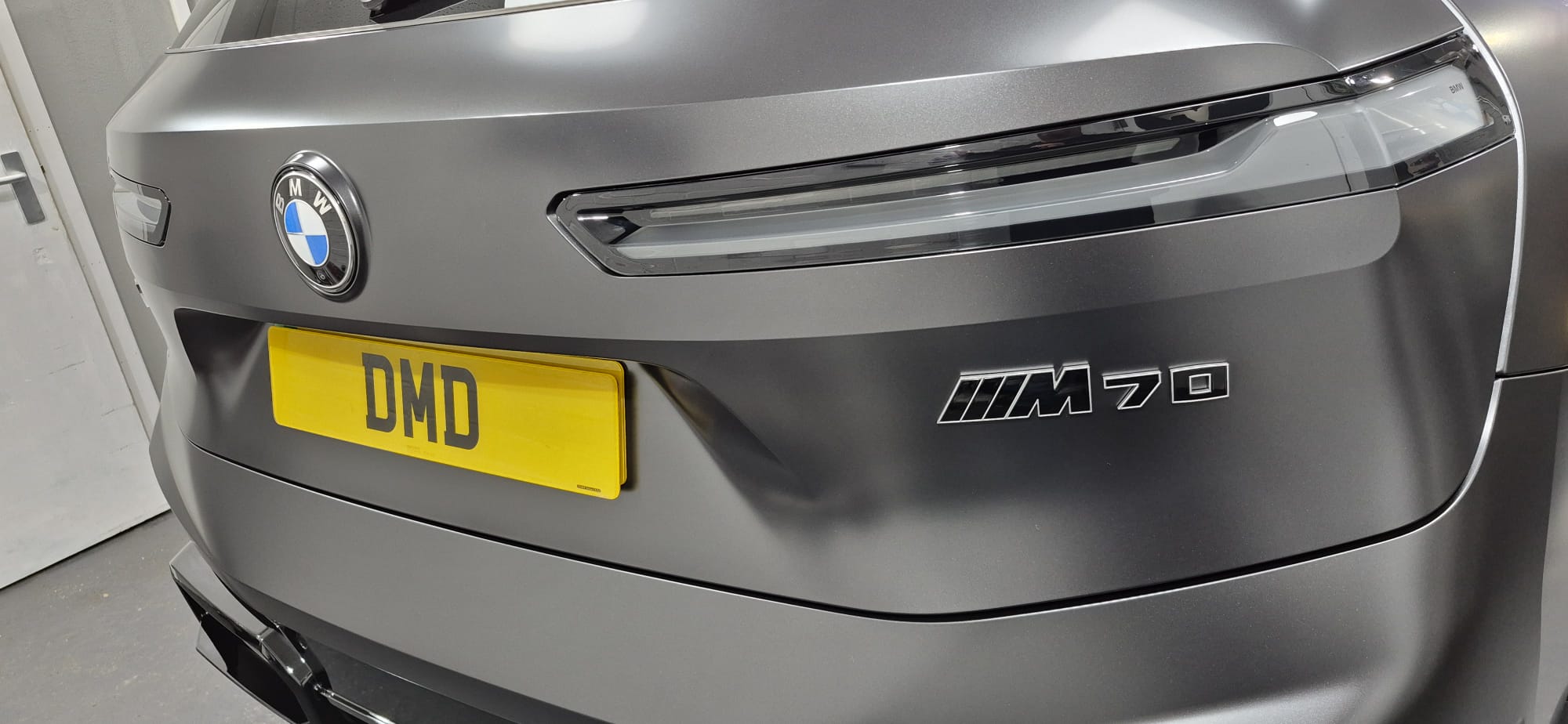 Matte Car Paint Protection Paisley - Frozen Deep Grey BMW iX M70